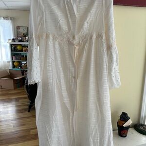 Women’s Cream Lace-Trim Sleep Robe